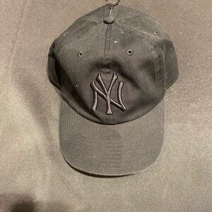 Classic New York Yankees Black Embroidered Baseball Cap